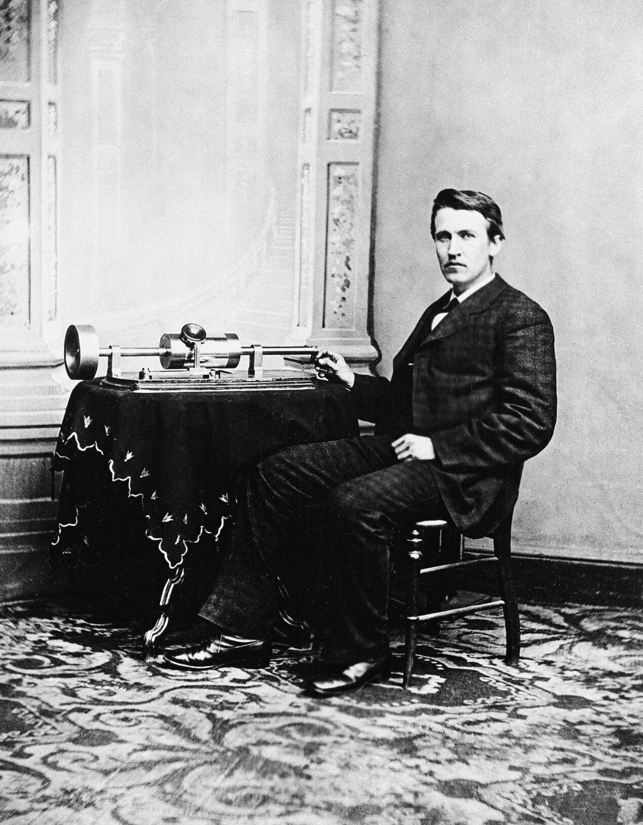 1878: Thomas Edison